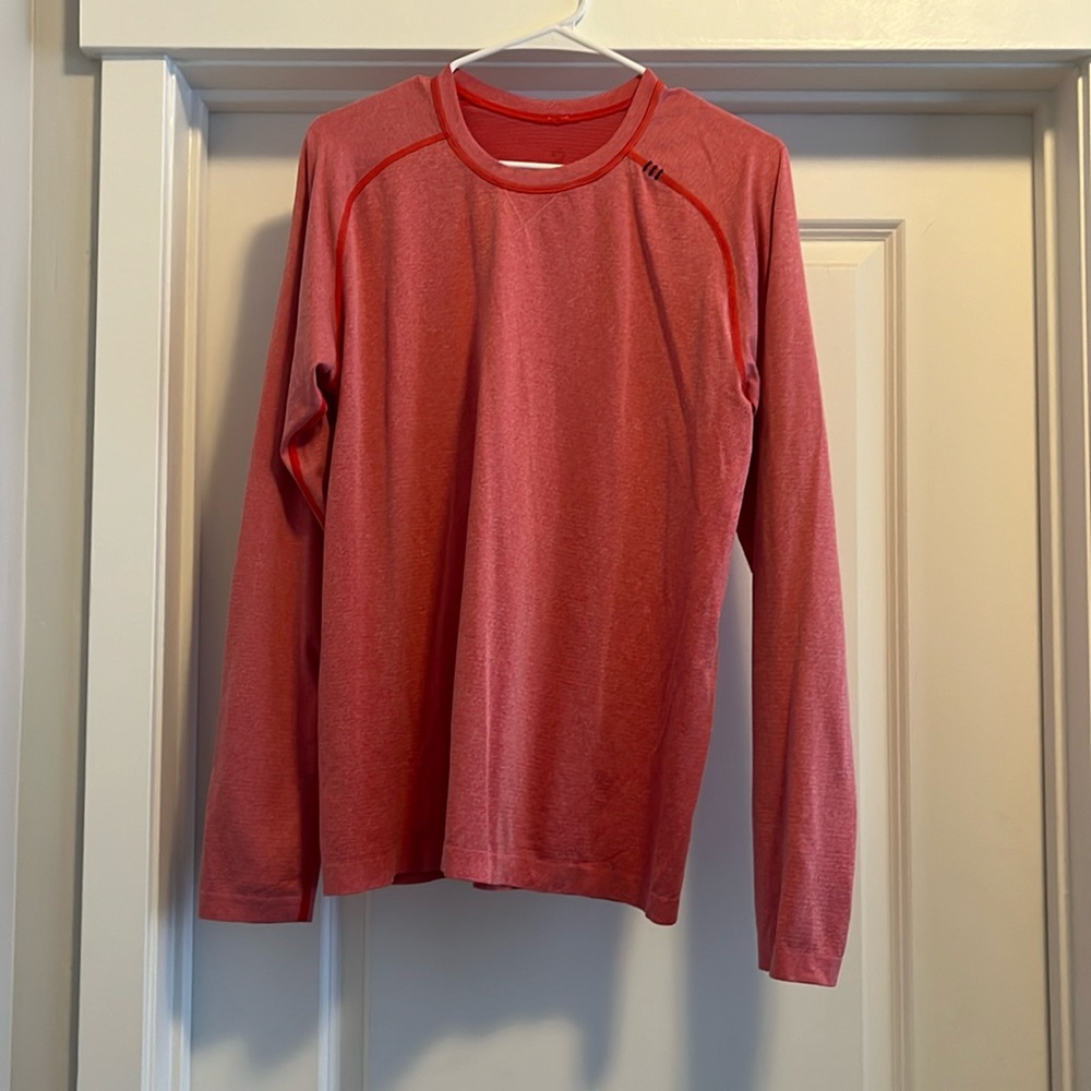 Men’s Lululemon shirt size M